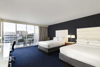 Premium bedding, pillowtop beds, in-room safe, desk at Hotel Tampa Riverwalk