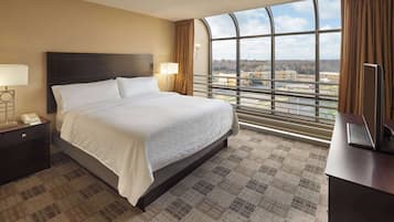 Suite, Meerdere bedden, niet-roken | Een bureau, een laptopwerkplek, verduisterende gordijnen