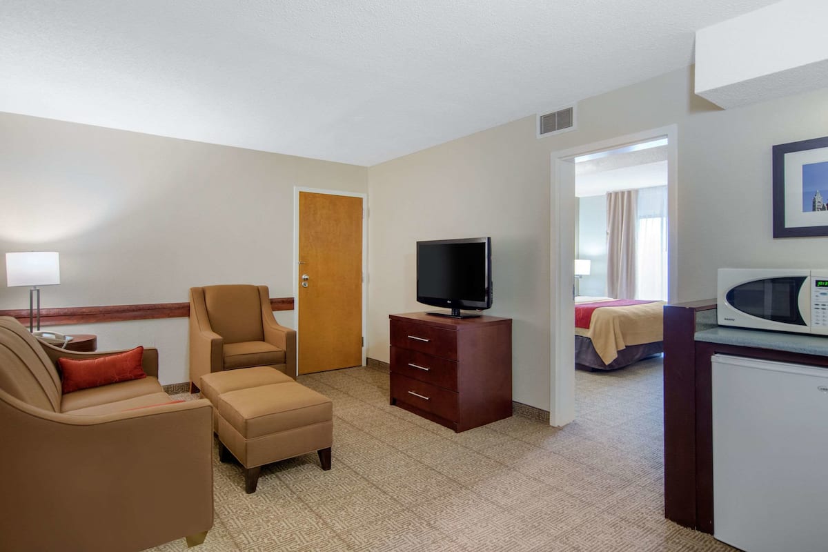 1 bedroom, desk, laptop workspace, blackout curtains