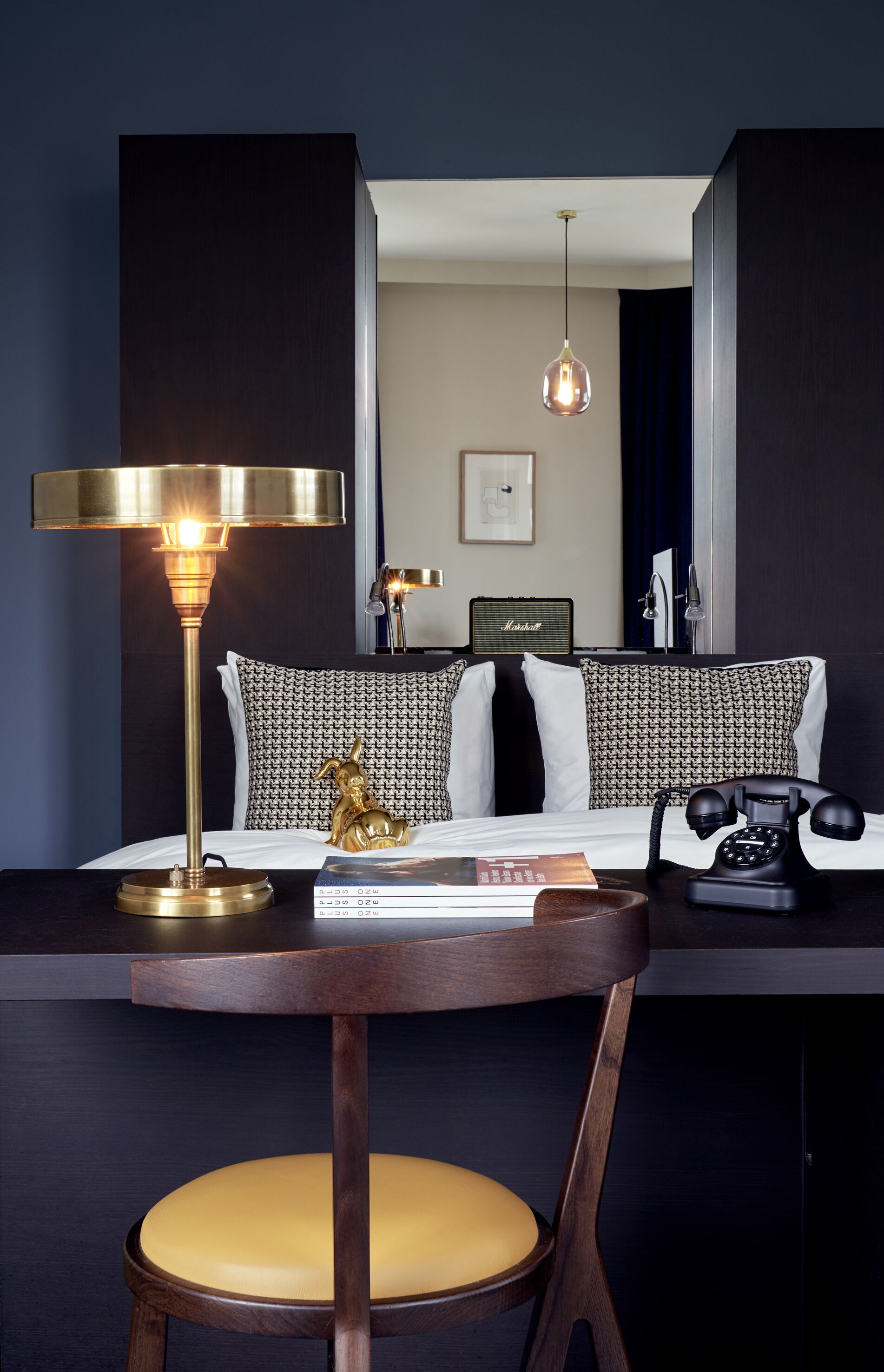 junior suite, 1 king bed | hypo-allergenic bedding, minibar, in-room safe, desk