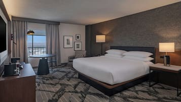 Premium bedding, in-room safe, individually decorated