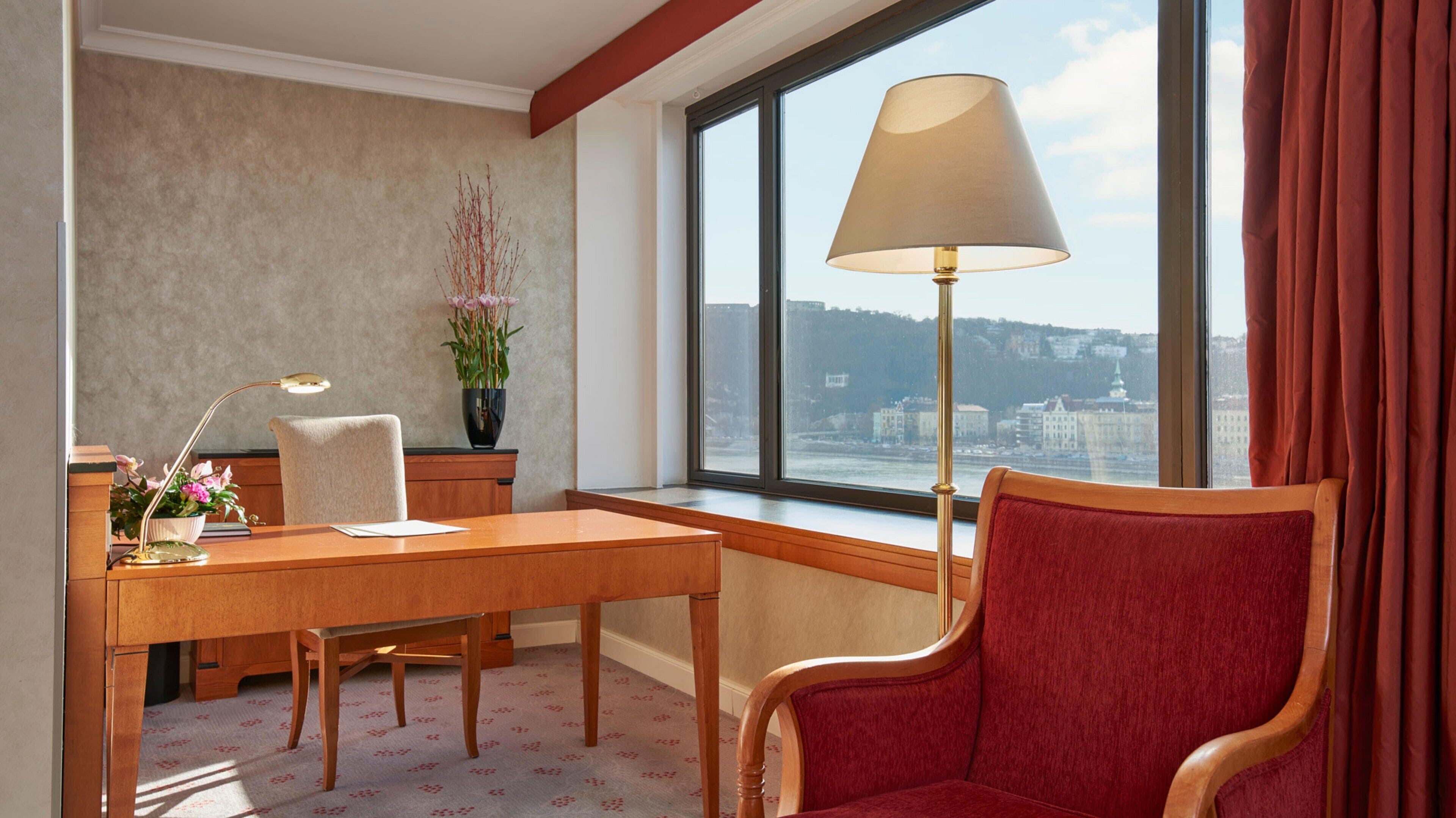 grand suite, 1 single bed (castle) | 1 bedroom, minibar, in-room safe, desk