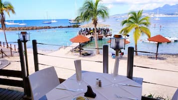 2 restaurantes; se sirven desayunos