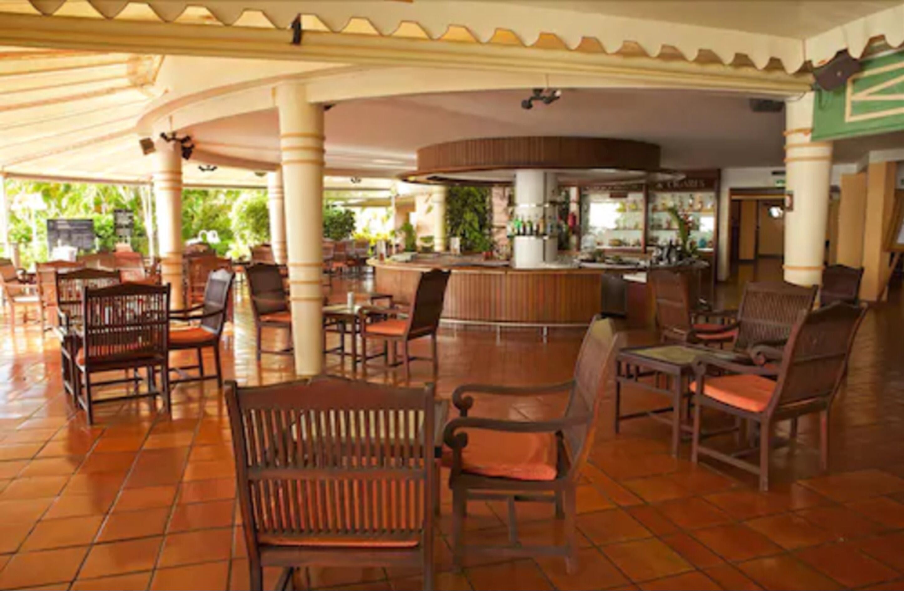 2 restaurants servant le petit déjeuner