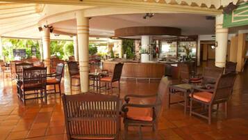 2 restaurants servant le petit déjeuner