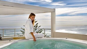 Premium bedding, down comforters, in-room safe, desk - Peninsula All-Suite Hotel by Dream Resorts (Cape Town)