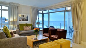 Premium bedding, down comforters, in-room safe, desk