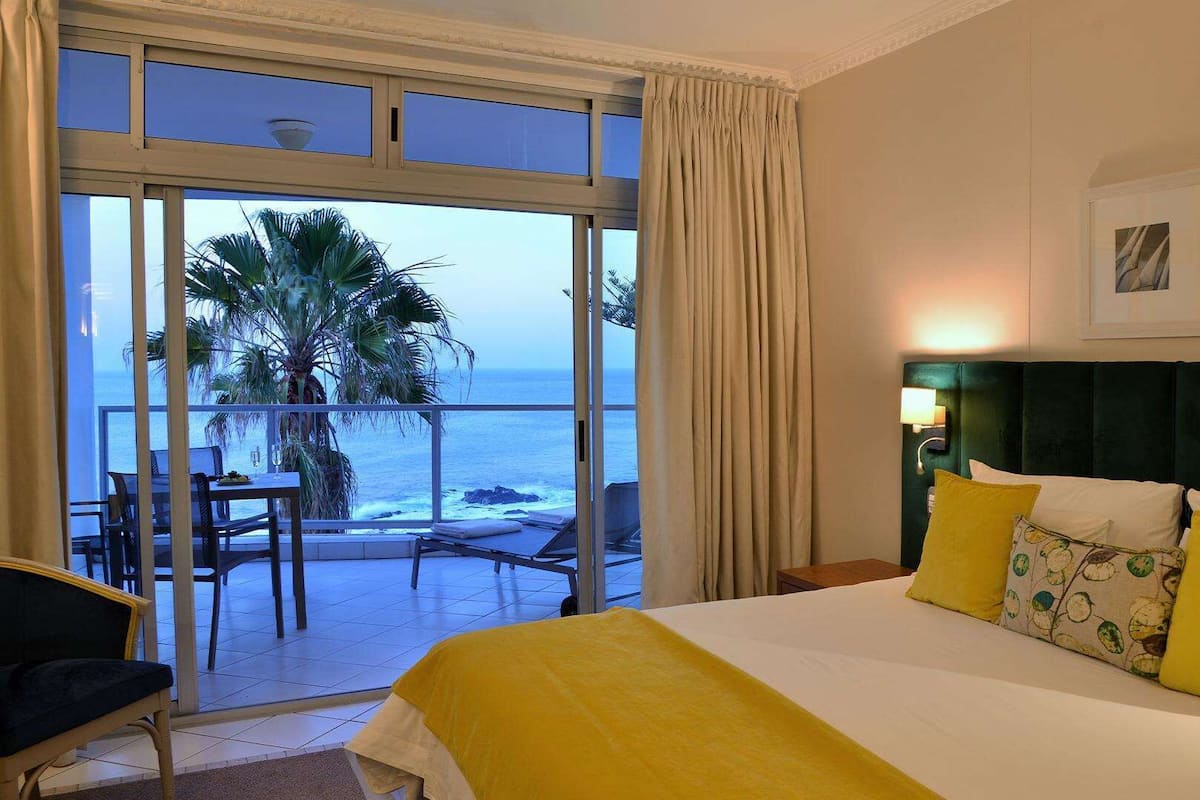 suite, 2 bedrooms | 1 bedroom, premium bedding, down duvets, in-room safe