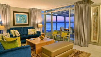 Premium bedding, down comforters, in-room safe, desk