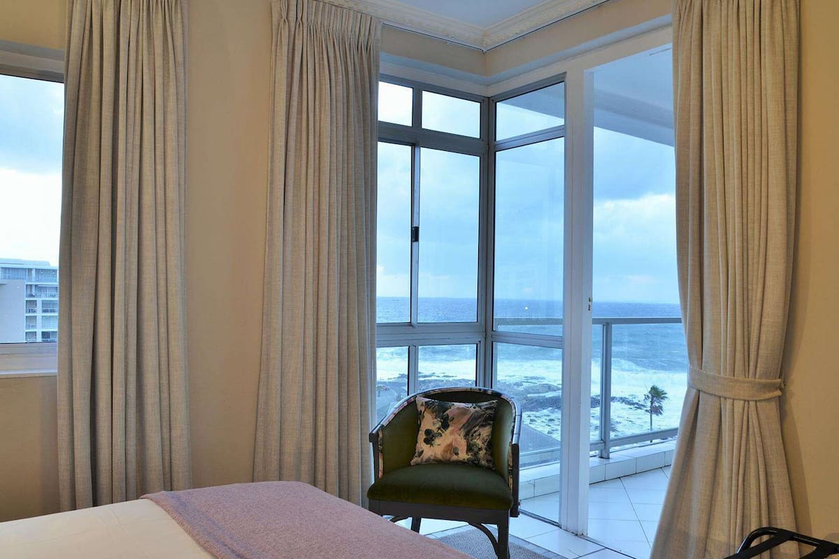 1 bedroom, premium bedding, down duvets, in-room safe
