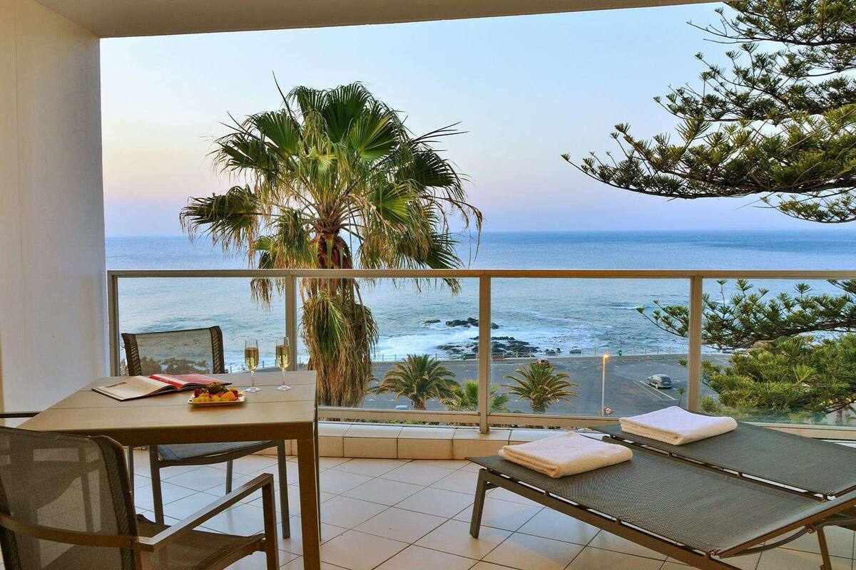 suite, 2 bedrooms | 1 bedroom, premium bedding, down duvets, in-room safe