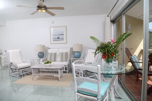 Premium Suite | Living area | TV - Harmony Marina Suites (Gros Islet)