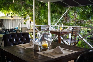 Café da manhã, almoço e jantar