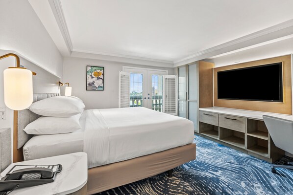 Standard Room, 1 King Bed, Accessible (Mobility, Accessible Tub) | Premium bedding, pillow-top beds, in-room safe, desk