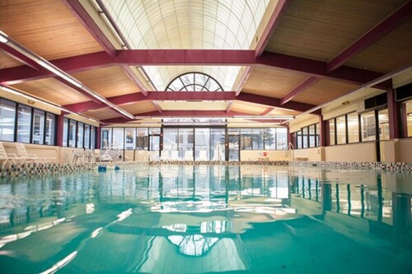 Piscine intérieure