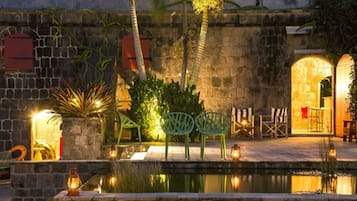 Breakfast, lunch, dinner served; Caribbean cuisine, sea views