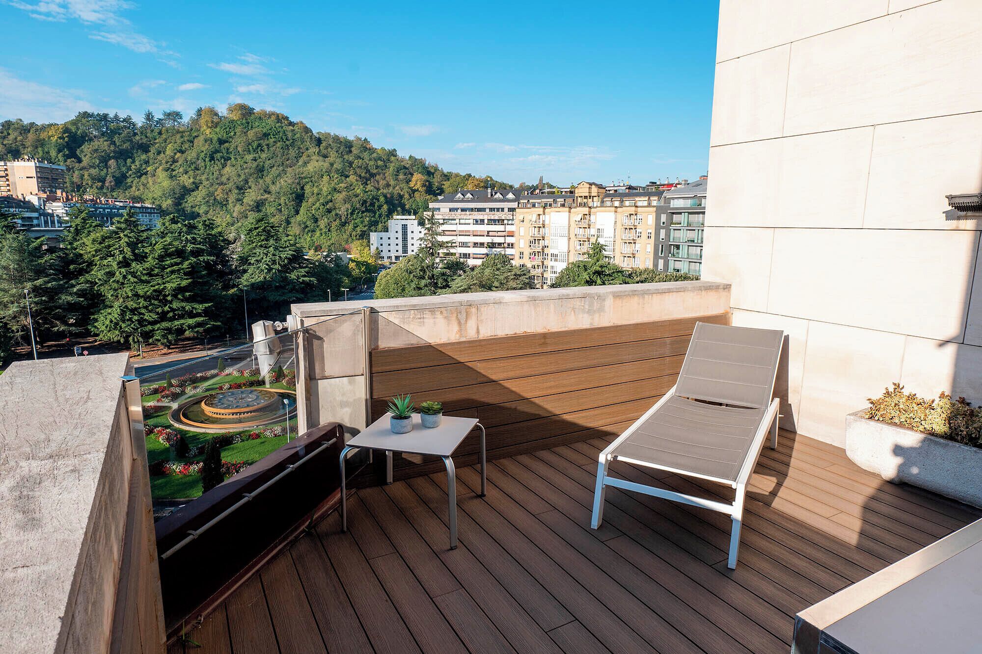 Down comforters, minibar, in-room safe, desk