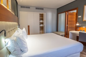 1 bedroom, down comforters, minibar, in-room safe