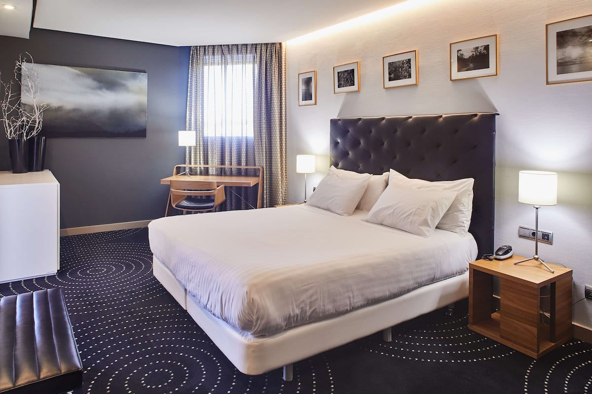 Suite, Terrace | 1 bedroom, down duvets, minibar, in-room safe