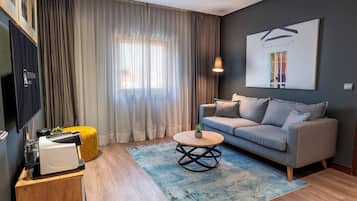 1 dormitorio, edredones de plumas, minibar y caja fuerte