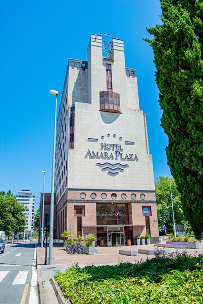 Hotel Silken Amara Plaza