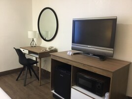 케이블 채널 시청이 가능한 32인치 LCD TV, TV