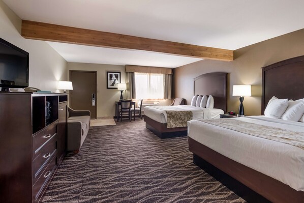 In-room safe, desk, iron/ironing board, cribs/infant beds - Best Western Weston Inn (West Yellowstone)
