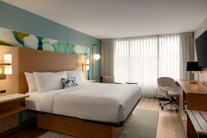 Room, 1 King Bed, Non Smoking | Premium bedding, pillowtop beds, in-room safe, individually decorated