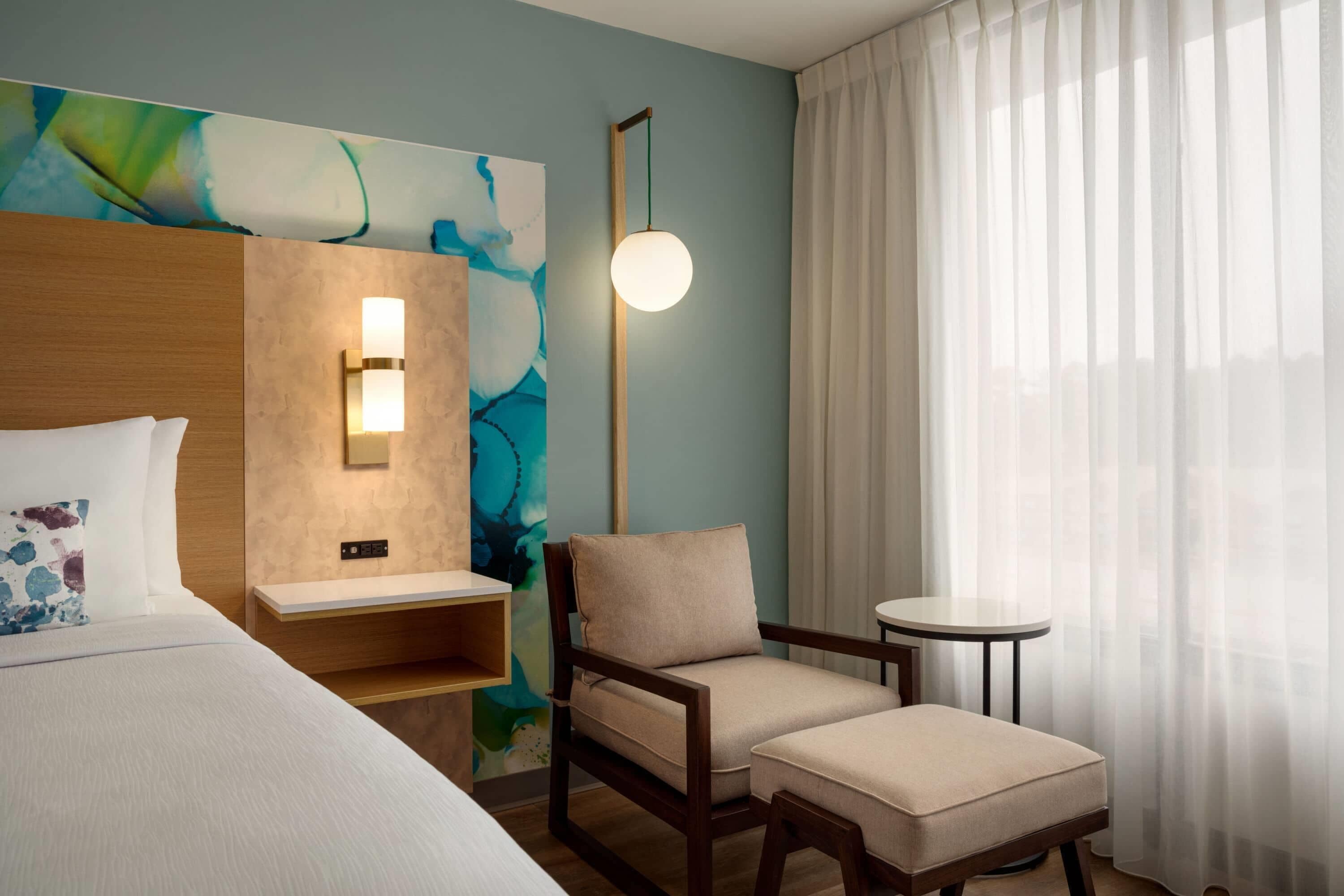 Chambre, 1 très grand lit, non-fumeur | Literie de qualité, lit avec matelas à plateau-coussin, coffre-fort