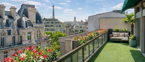 Suite présidentielle, 1 trÚs grand lit, terrasse | Literie de qualité, minibar, coffre-fort, bureau