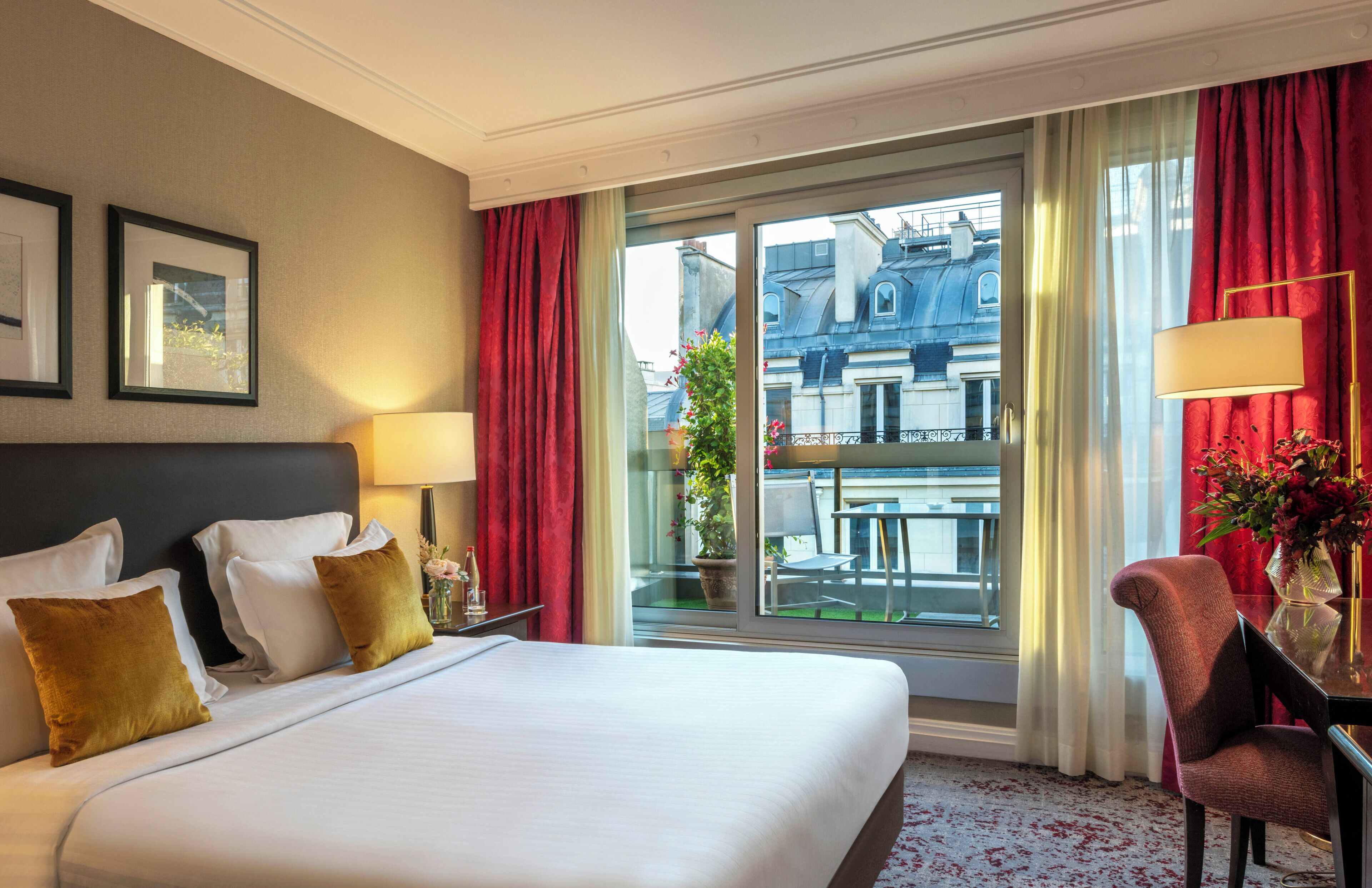 Deluxe Double or Twin Room, Terrace | Premium bedding, minibar, in-room safe, desk