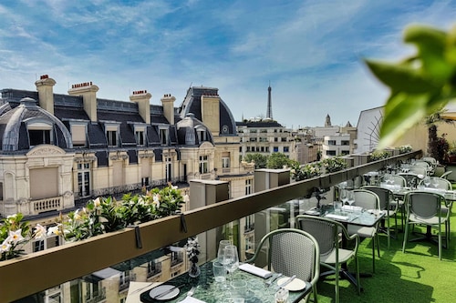 Warwick Paris Champs-Elysées
