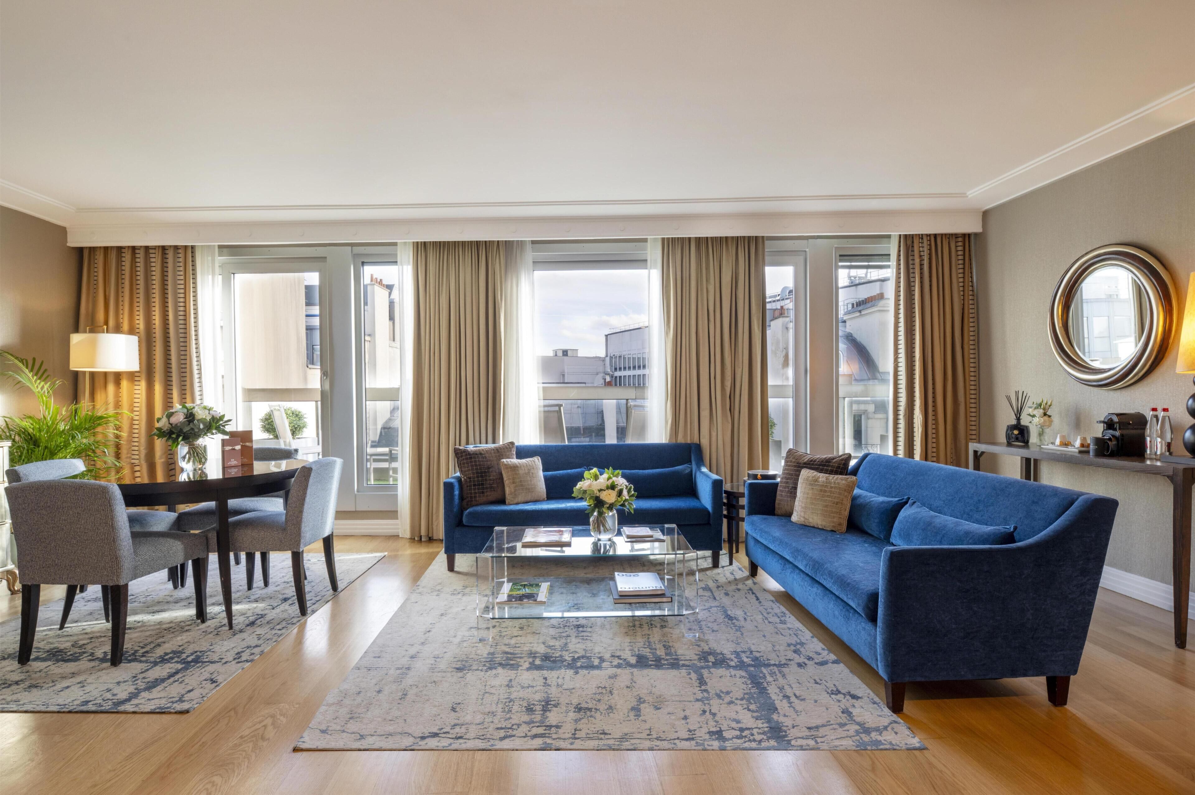 Premium bedding, minibar, in-room safe, desk