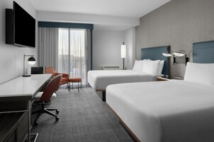 Pillowtop beds, in-room safe, desk, blackout drapes