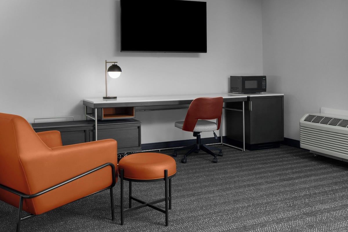 flat-screen tv, pay films