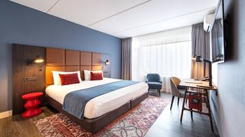 Superior kamer | Een bureau, een laptopwerkplek, verduisterende gordijnen, gratis wifi