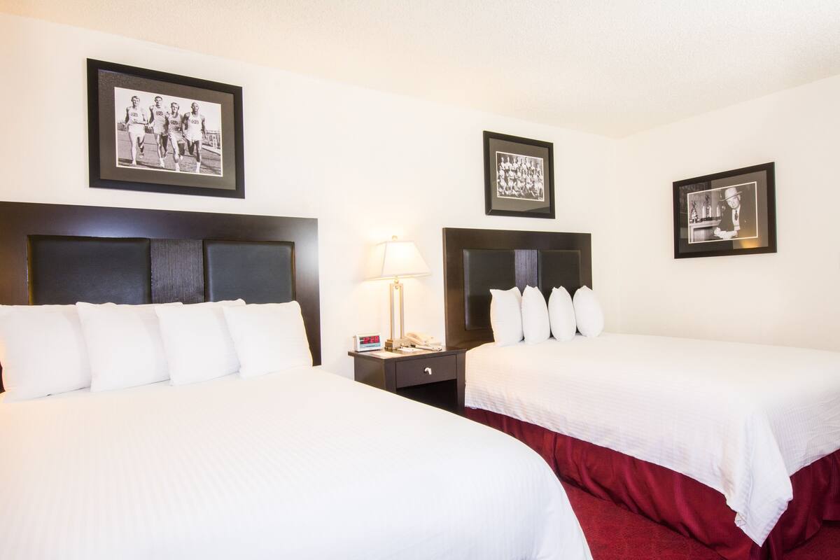 Egyptian cotton sheets, premium bedding, pillowtop beds, desk