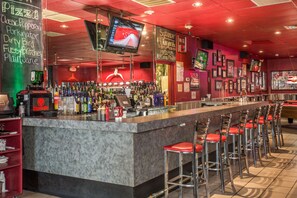 Serves dinner and happy hour