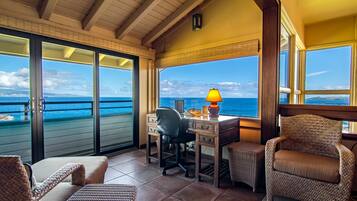 Villa, 2 Bedrooms, Oceanfront (Bay 27B2 Gold 2.5 bath) | Beach/ocean view