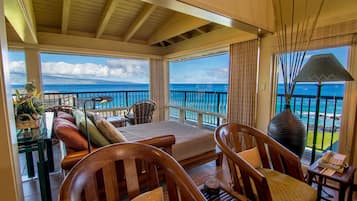 Villa, 2 Bedrooms, Oceanfront (Bay 27B2 Gold 2.5 bath) | Beach/ocean view