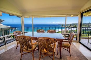 Villa, 2 Bedrooms, Oceanfront (Bay 19B2 Gold 2.5 bath) | In-room dining at Kapalua Villas Maui