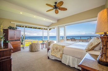 Villa, 1 Bedroom, Oceanfront (Bay 36B3 Gold ,1Bath) | 1 bedroom, in-room safe, individually decorated, individually furnished at Kapalua Villas Maui