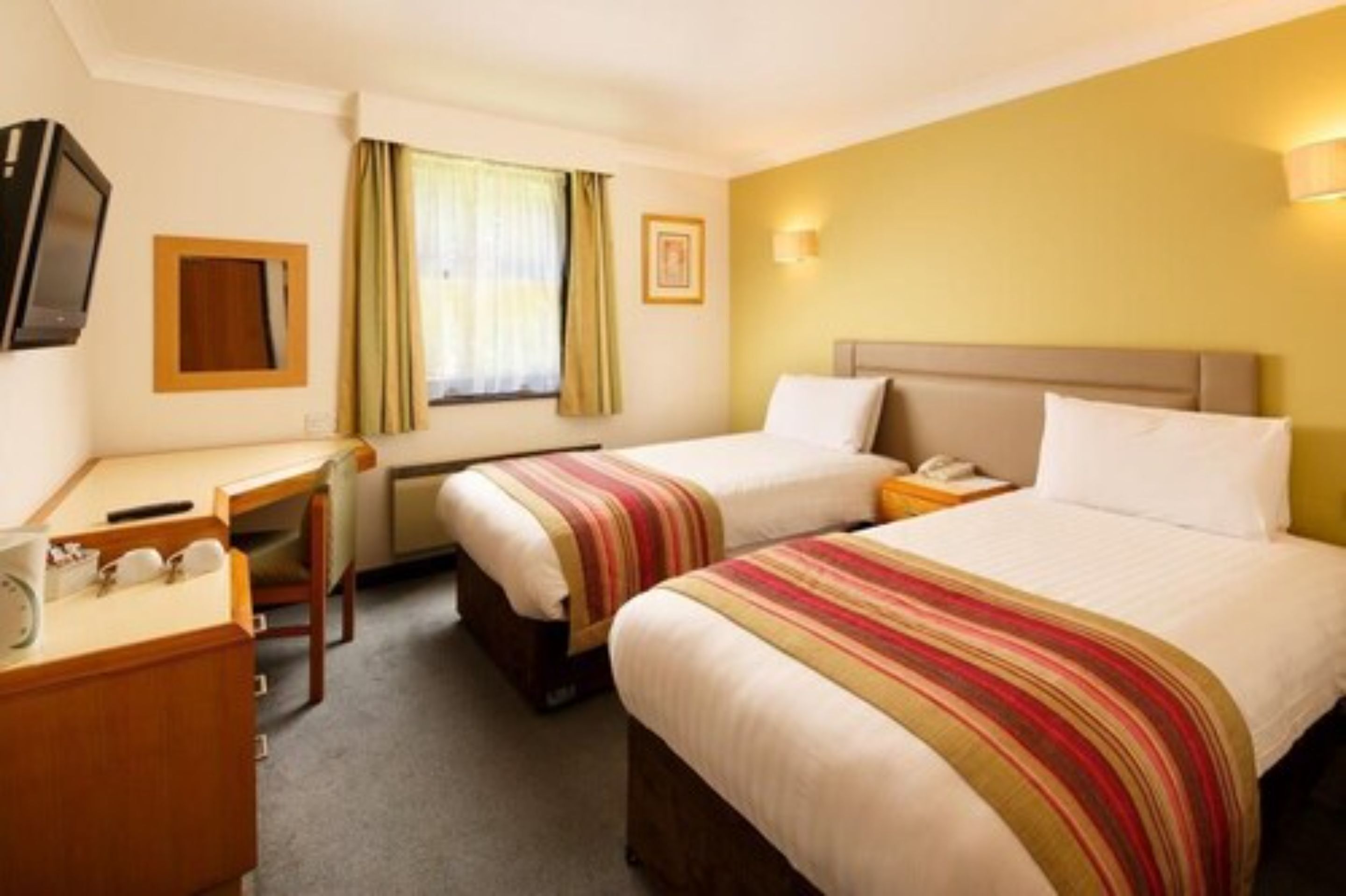 Desk, cribs/infant beds, free WiFi, bed sheets