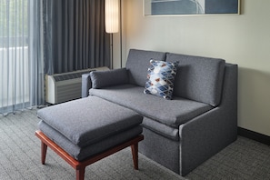 Premium bedding, in-room safe, desk, laptop workspace - Courtyard by Marriott - Atlanta Executive Park/Emory (Atlanta)