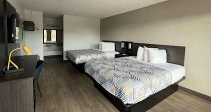 Motel 6 Spring Hill, FL - Weeki Wachee