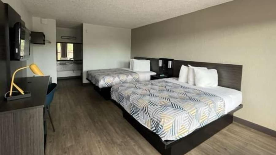 Motel 6 Spring Hill, FL - Weeki Wachee