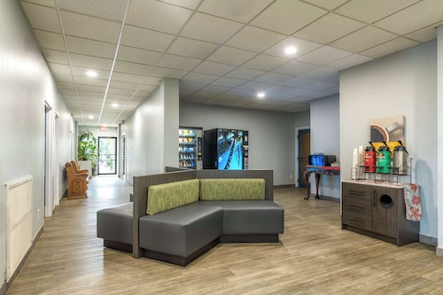 Motel 6 Spring Hill, FL - Weeki Wachee