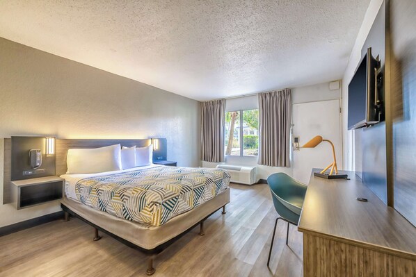 Standard Room, 1 Queen Bed, Accessible, Non Smoking | Free WiFi, bed sheets
