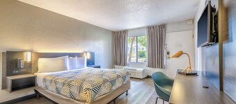 Motel 6 Spring Hill, FL - Weeki Wachee