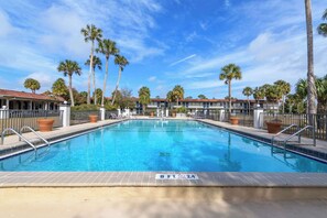 Outdoor pool - Motel 6 Spring Hill, FL - Weeki Wachee (Spring Hill)